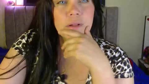 Snapshot of blue_angel33 chatting on 12-14-25, 08:46 kate online show from 12-14-25, 08:46