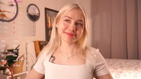 Snapshot of blue_bow chatting on 11-20-25, 07:41 Adeline online show from 11-20-25, 07:41