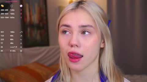 Snapshot of blue_bow chatting on 12-01-25, 05:23 Adeline online show from 12-01-25, 05:23