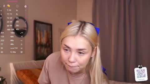 Snapshot of blue_bow chatting on 12-05-25, 05:27 Adeline online show from 12-05-25, 05:27