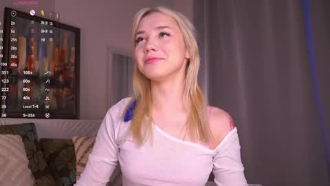 Snapshot of blue_bow chatting on 12-15-25, 05:44 Adeline online show from 12-15-25, 05:44