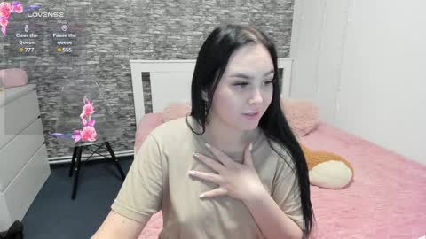 Snapshot of blue_candy28 chatting on 01-04-25, 09:31 blue candy28 online show from 01-04-25, 09:31