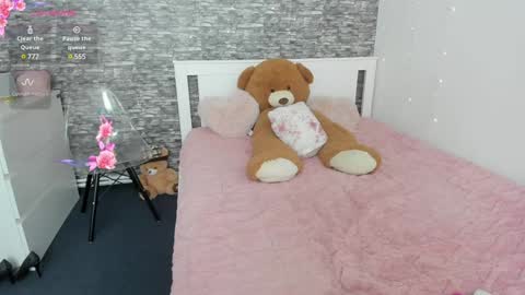 Snapshot of blue_candy28 chatting on 01-16-25, 01:37 blue candy28 online show from 01-16-25, 01:37