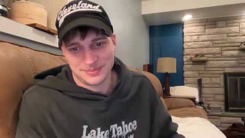 Snapshot of blue_eyed_beau chatting on 02-11-26, 05:12 Beau online show from 02-11-26, 05:12