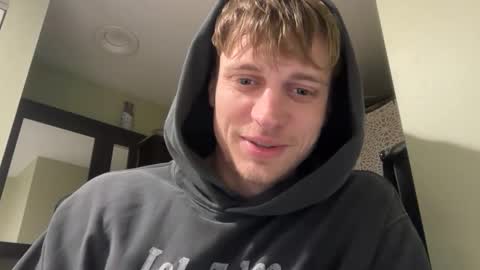 Snapshot of blue_eyed_beau chatting on 03-13-26, 03:46 Beau online show from 03-13-26, 03:46