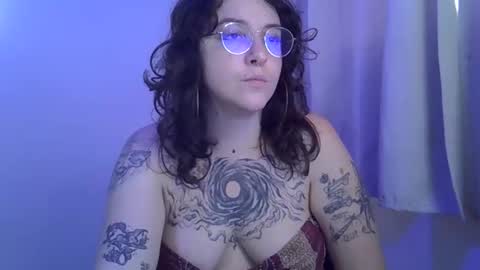 Snapshot of blue_liz chatting on 10-03-25, 06:27 blue_liz online show from 10-03-25, 06:27