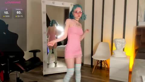 Snapshot of blue_nymph1 chatting on 01-09-25, 11:03 Alice online show from 01-09-25, 11:03