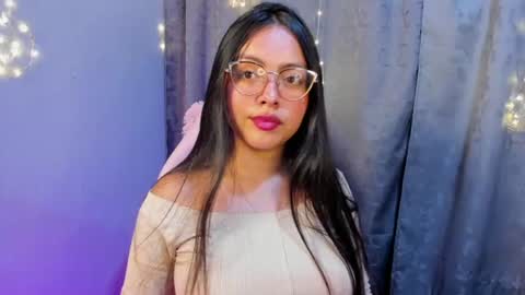 Snapshot of blue_sky18 chatting on 06-11-26, 02:33 hanna online show from 06-11-26, 02:33
