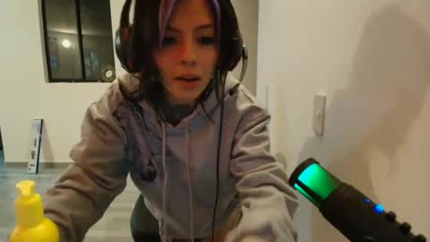 Alice bleu for friends  online show from 01-31-25, 01:54