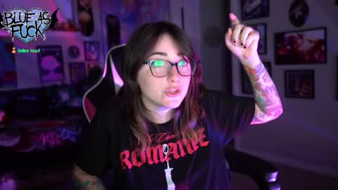 Blue online show from 12-20-24, 04:31