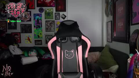 Blue online show from 07-05-26, 04:19
