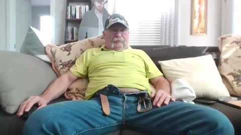 Snapshot of bluecollarjacker chatting on 01-10-26, 10:03 ConcreteCowboy online show from 01-10-26, 10:03