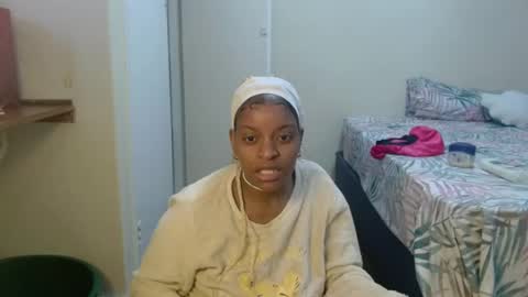 Snapshot of bluedi622952 chatting on 07-05-26, 08:21 Tee online show from 07-05-26, 08:21