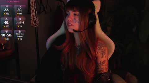 Snapshot of bluedweeb chatting on 01-06-25, 05:52 Blue online show from 01-06-25, 05:52