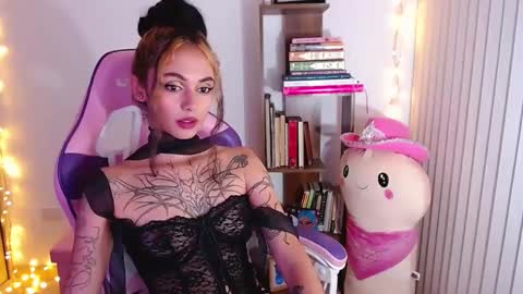 Im Abril .. Nice to meet you  thumb up me please its important  INDEPENDENT MODEL online show from 09-17-25, 01:51