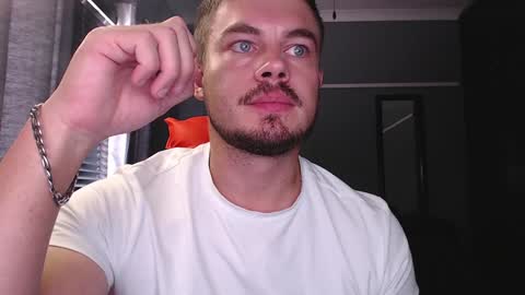 blueeyeboy0 online show from 12-19-24, 01:07