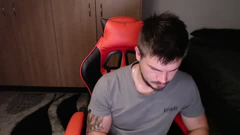 blueeyeboy0 online show from 02-03-25, 07:21