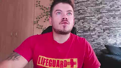 blueeyeboy0 online show from 09-10-25, 06:46