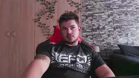 blueeyeboy0 online show from 09-15-25, 11:21