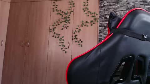 blueeyeboy0 online show from 10-20-25, 08:04