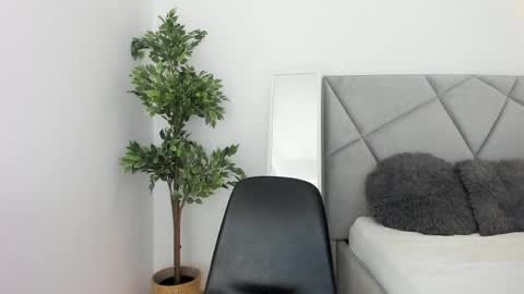 blueeyeslexxxy online show from 04-18-26, 07:56