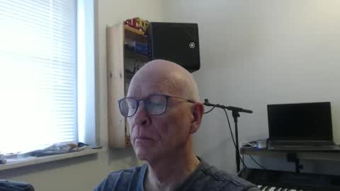 blueeyesn8 online show from 10-26-25, 10:32