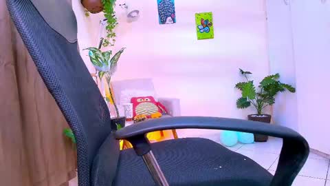 FLORAA online show from 04-16-26, 07:03