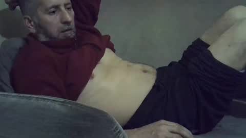 Snapshot of bluehot59 chatting on 12-29-24, 02:31 blue online show from 12-29-24, 02:31