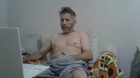 Snapshot of bluehot59 chatting on 09-13-25, 08:19 blue online show from 09-13-25, 08:19