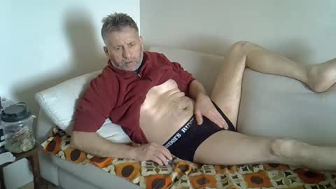 Snapshot of bluehot59 chatting on 10-19-25, 08:26 blue online show from 10-19-25, 08:26