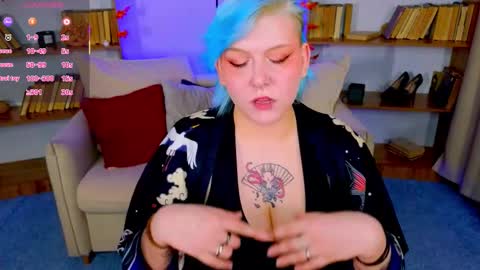 Snapshot of bluelunaray chatting on 09-29-25, 10:53 Hi my name is Lunaray online show from 09-29-25, 10:53