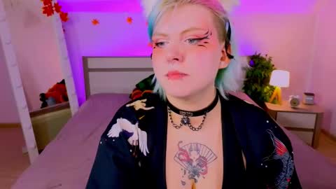 Snapshot of bluelunaray chatting on 10-10-25, 09:52 Hi my name is Lunaray online show from 10-10-25, 09:52