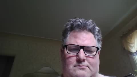 Snapshot of bluemoose70 chatting on 06-11-26, 03:43 bluemoose70 online show from 06-11-26, 03:43