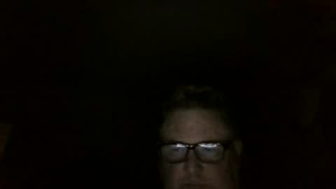 Snapshot of bluemoose70 chatting on 08-09-26, 03:23 bluemoose70 online show from 08-09-26, 03:23