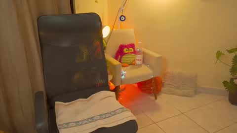 FLORAA online show from 09-20-25, 04:24