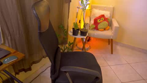 FLORAA online show from 01-12-26, 01:05