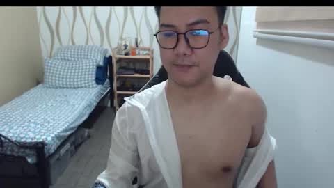 Snapshot of blueranger27 chatting on 03-06-26, 02:08 Andy Tan online show from 03-06-26, 02:08