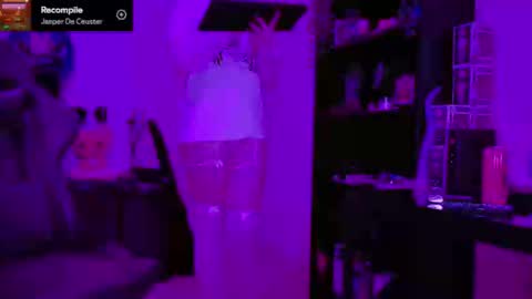 Snapshot of bluespanking chatting on 02-05-26, 12:04 Blue online show from 02-05-26, 12:04