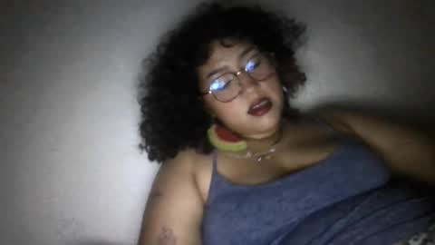 Snapshot of bluevelvett__ chatting on 02-19-26, 12:06 blue online show from 02-19-26, 12:06