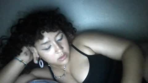 Snapshot of bluevelvett__ chatting on 02-20-26, 03:25 blue online show from 02-20-26, 03:25