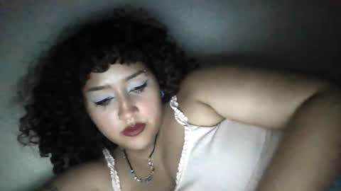 Snapshot of bluevelvett__ chatting on 03-18-26, 02:37 blue online show from 03-18-26, 02:37