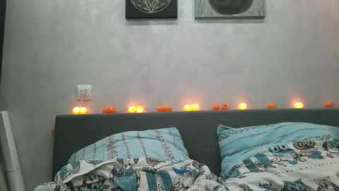 BlueXOwl online show from 10-18-25, 03:13