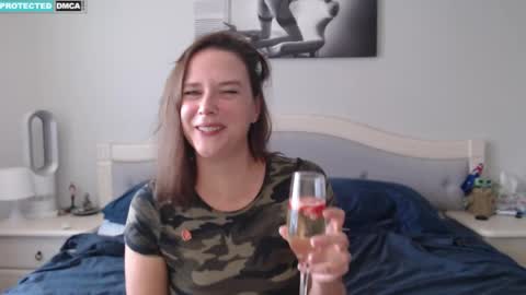 Stacey online show from 04-25-26, 04:15