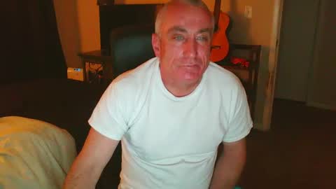 Snapshot of blueyesforyou2nit chatting on 02-26-25, 07:31 blueyesforyou2nit online show from 02-26-25, 07:31