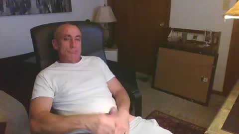 Snapshot of blueyesforyou2nit chatting on 10-03-25, 04:53 blueyesforyou2nit online show from 10-03-25, 04:53
