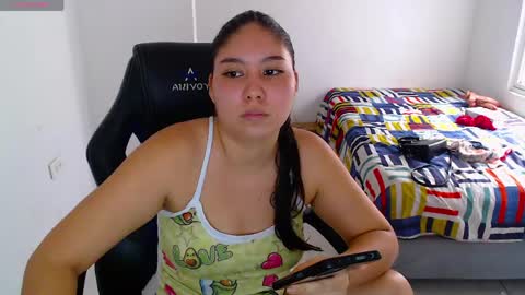 Snapshot of blumbum chatting on 06-06-26, 09:19 Hey guysI am BrendaWelcome my room online show from 06-06-26, 09:19