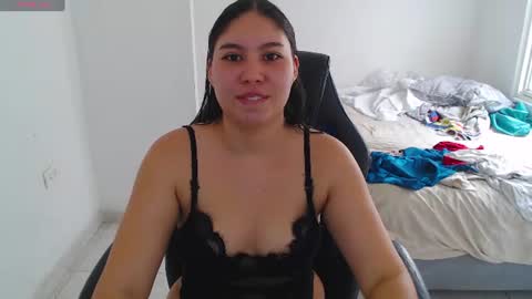 Snapshot of blumbum chatting on 06-11-26, 09:13 Hey guysI am BrendaWelcome my room online show from 06-11-26, 09:13