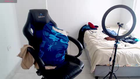 Snapshot of blumbum chatting on 07-08-26, 08:46 Hey guysI am BrendaWelcome my room online show from 07-08-26, 08:46