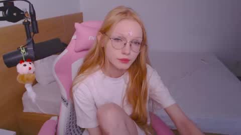 Snapshot of blush_alert chatting on 06-09-26, 05:52 Diana online show from 06-09-26, 05:52