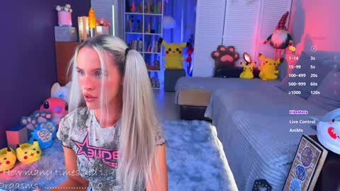 Mikki chan online show from 01-17-25, 09:28